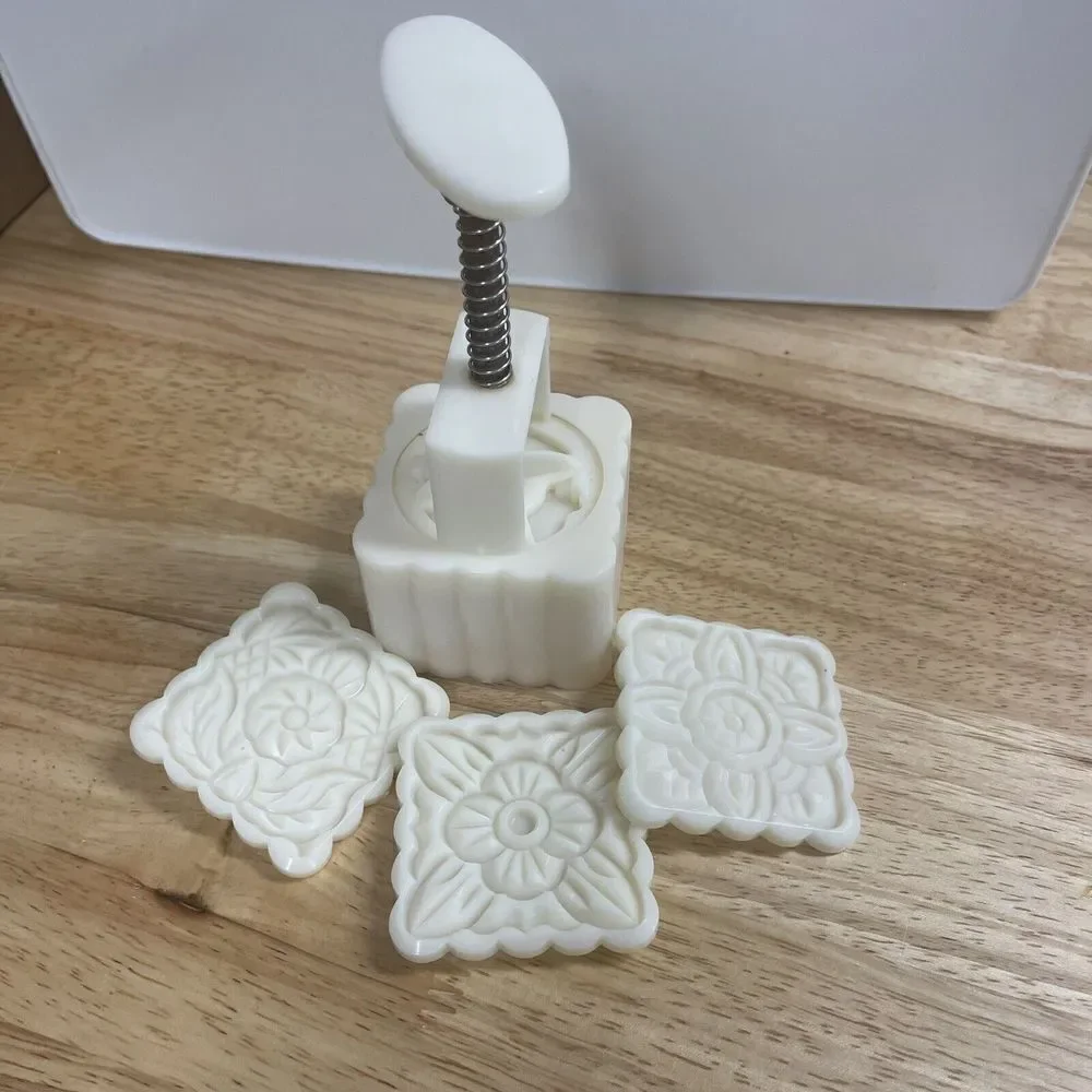 Set Of 4 Round & Square Mold Bath Bomb/shower Steamer Hand Press Or Cookie Press